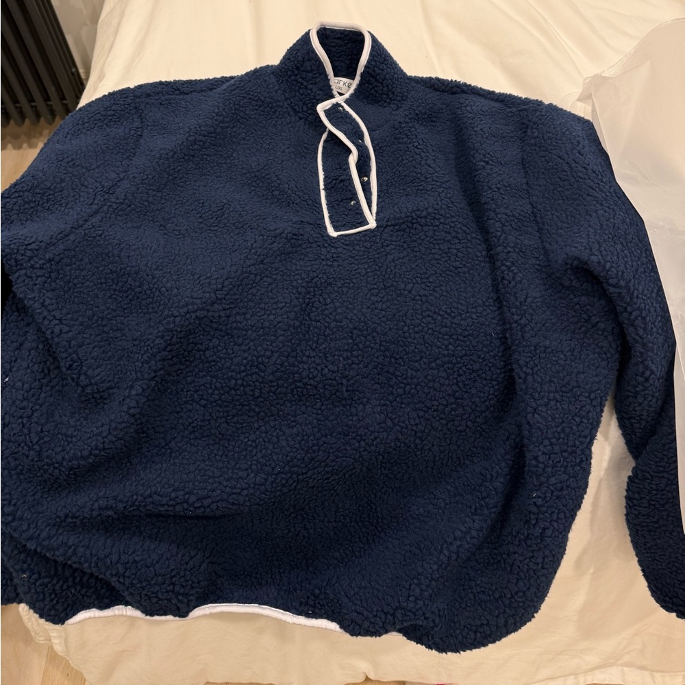PARKE Winter cozies (L/XL) in navy. NEVER BEEN WORN! Too big 😊
